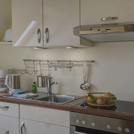 On The Golf Course F 5 E *