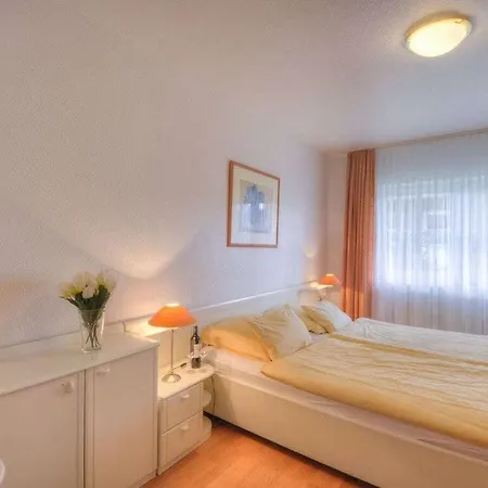 On The Golf Course F 5 E Фемарн