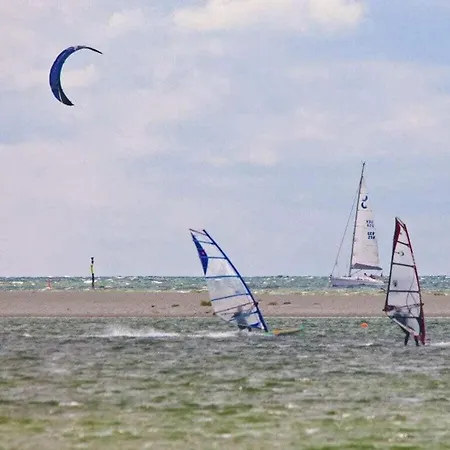 On The Golf Course F 5 E Дом отдыха *