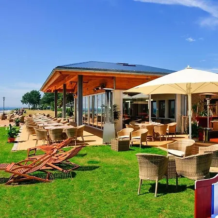 On The Golf Course F 5 E Дом отдыха