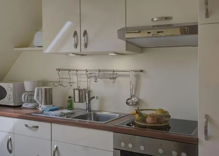 On The Golf Course F 5 E *